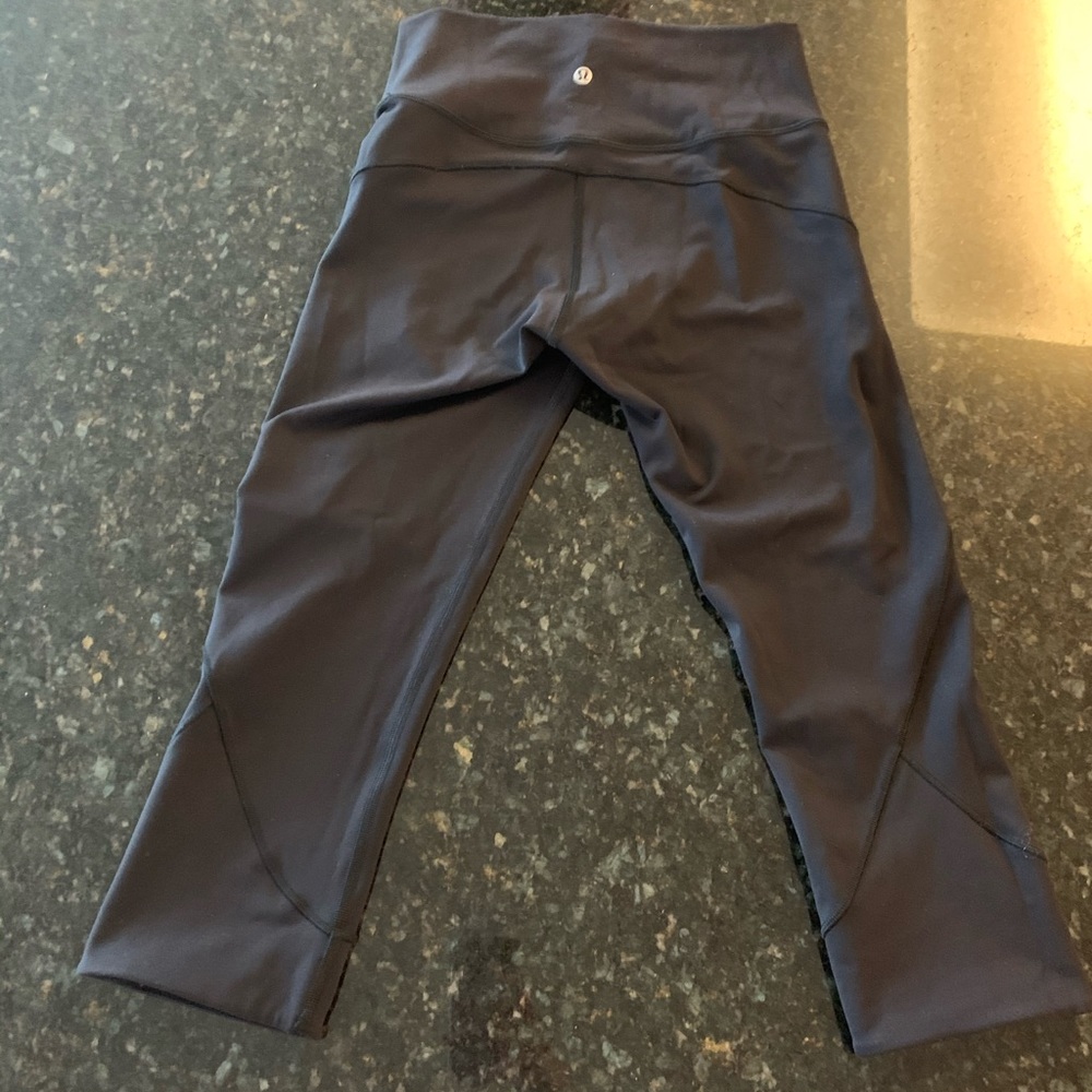 Lululemon cropped training/running legging